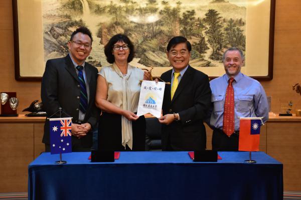 Charles Darwin University signs an MOU with NPTUImage