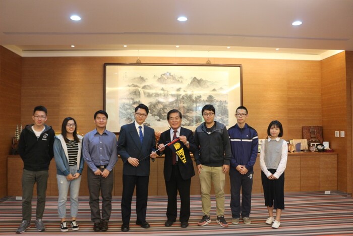 屏大青年壯遊泰越  影像記憶串連友誼   校長古源光親自授旗勉勵屏大壯遊出訪團隊圖片