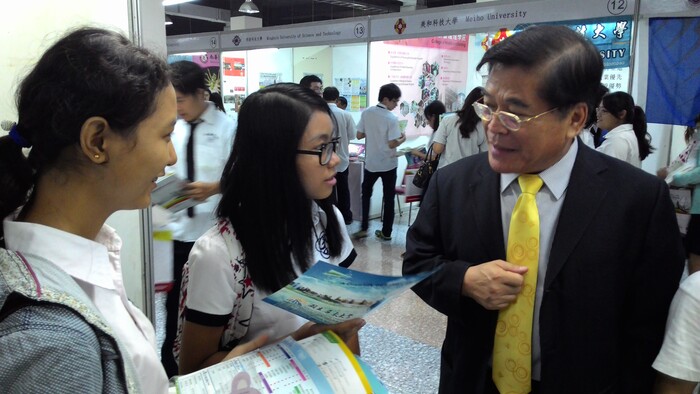 NPTU shows off in the 2016 Taiwan Higher Education Fair in MyanmarImage